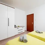 Apartment Pula 21 *