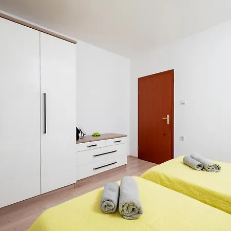 Nice Apartment In Pula *