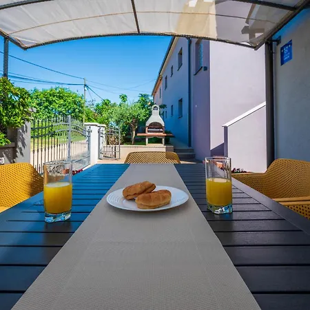 Nice Apartment In Pula *