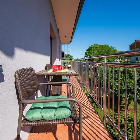 Nice Apartment In Pula *