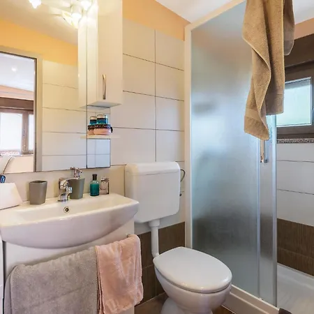 Nice Apartment In Pula *