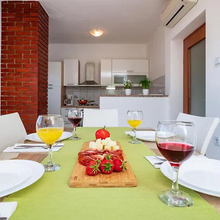 Apartman Apartment Pula 21 *